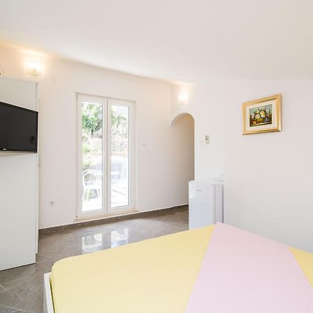 Rooms & Apartments Barisic Mlini Ruang foto