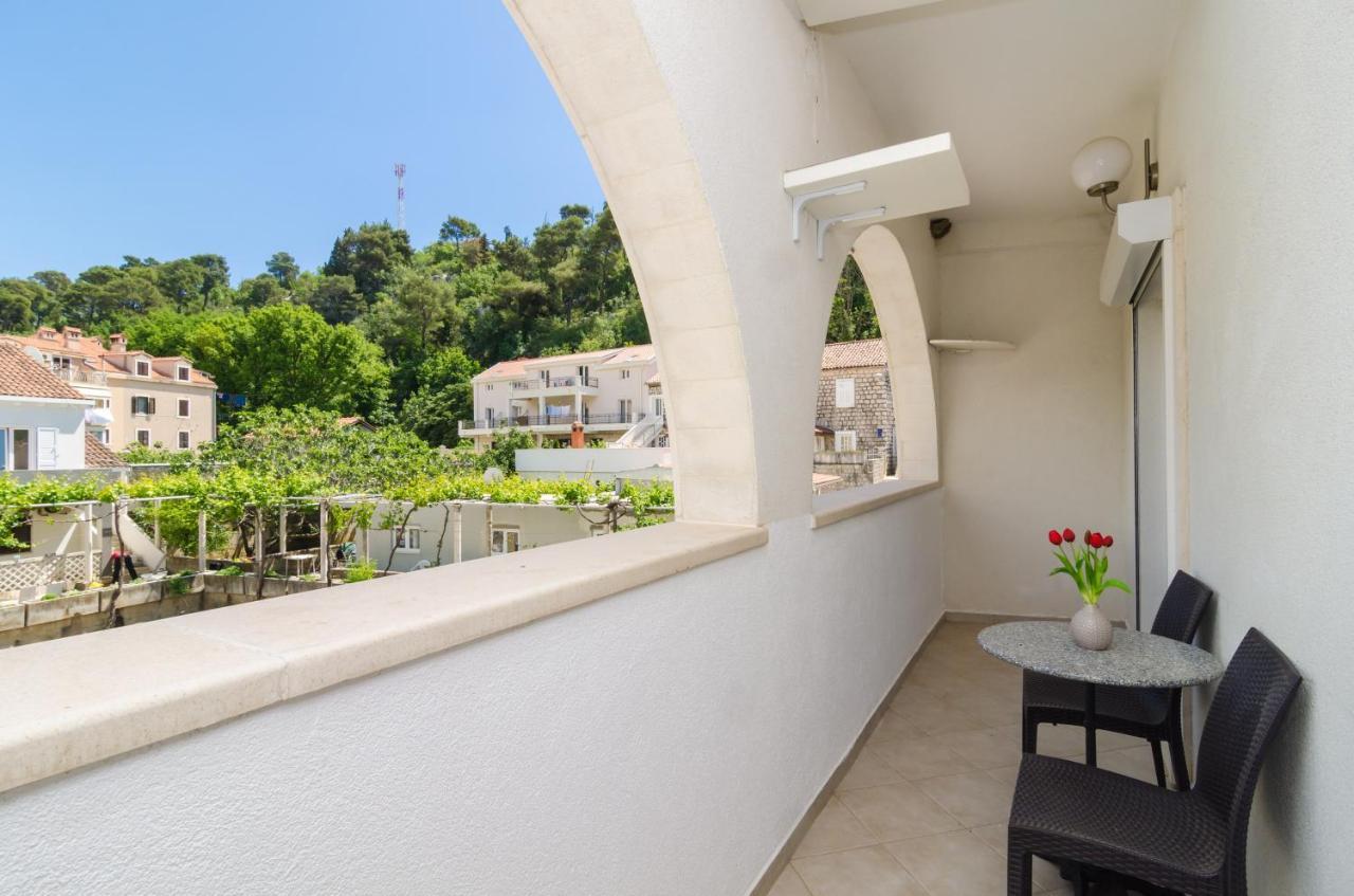 Rooms & Apartments Barisic Mlini Bagian luar foto
