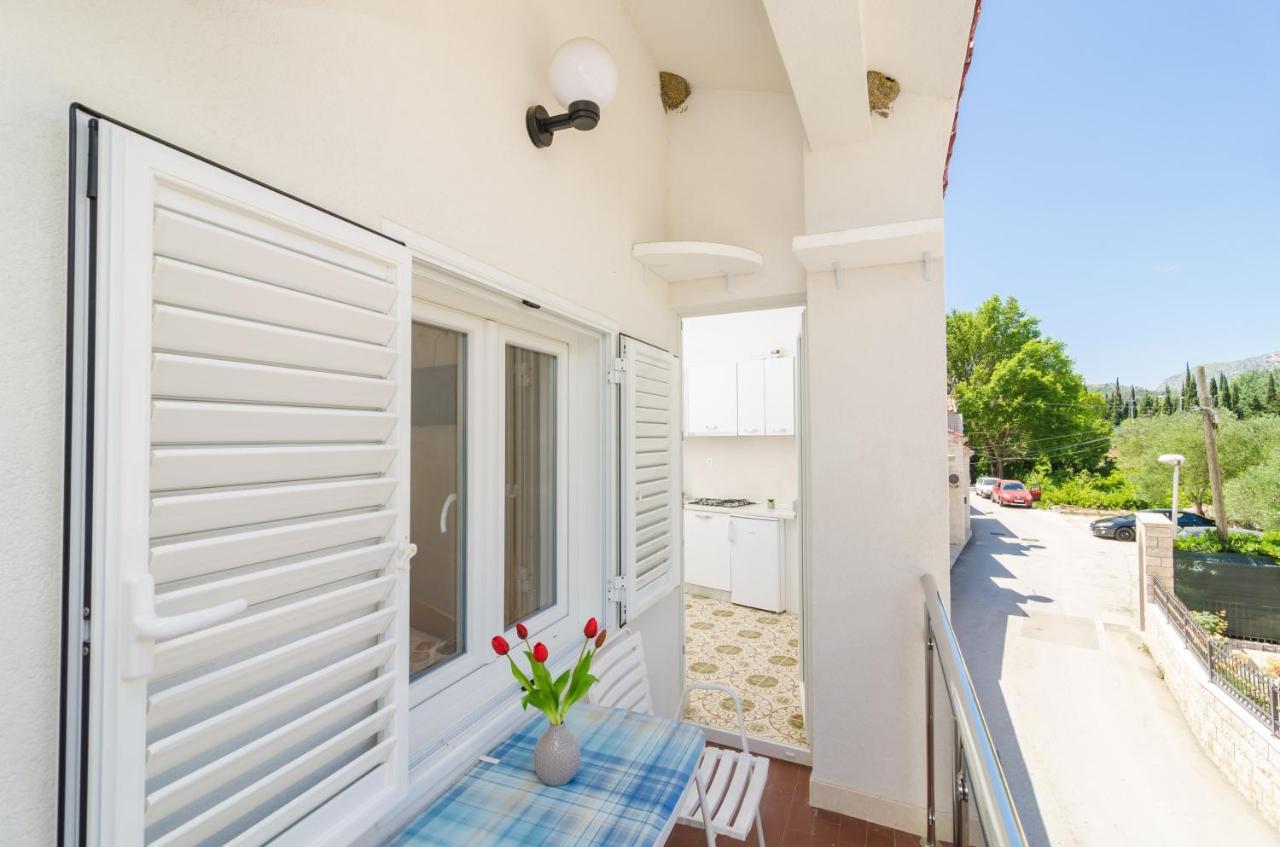 Rooms & Apartments Barisic Mlini Bagian luar foto