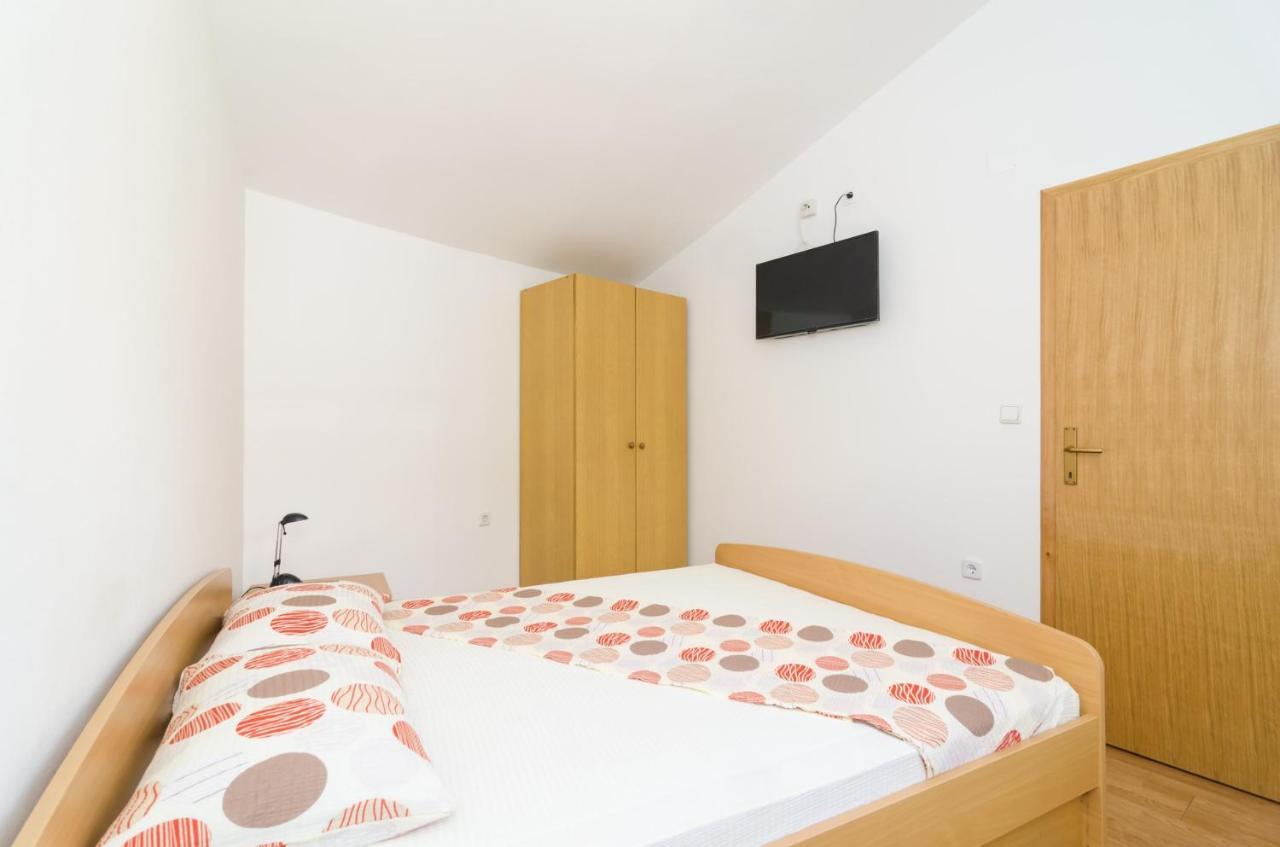 Rooms & Apartments Barisic Mlini Bagian luar foto