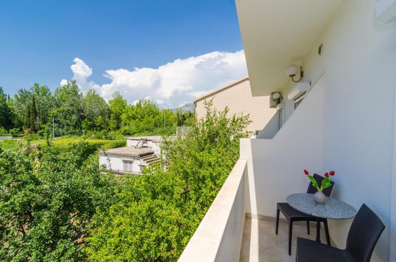Rooms & Apartments Barisic Mlini Bagian luar foto