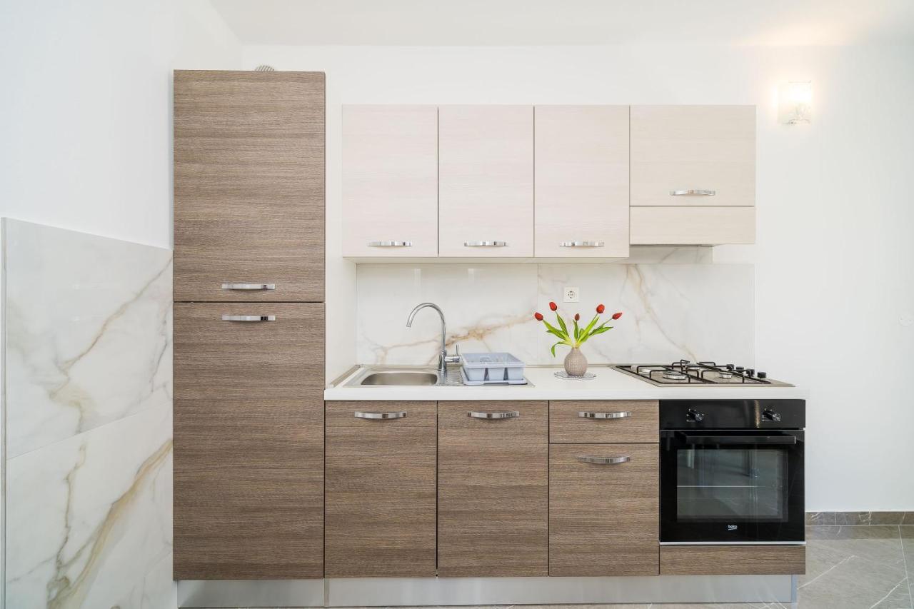 Rooms & Apartments Barisic Mlini Ruang foto
