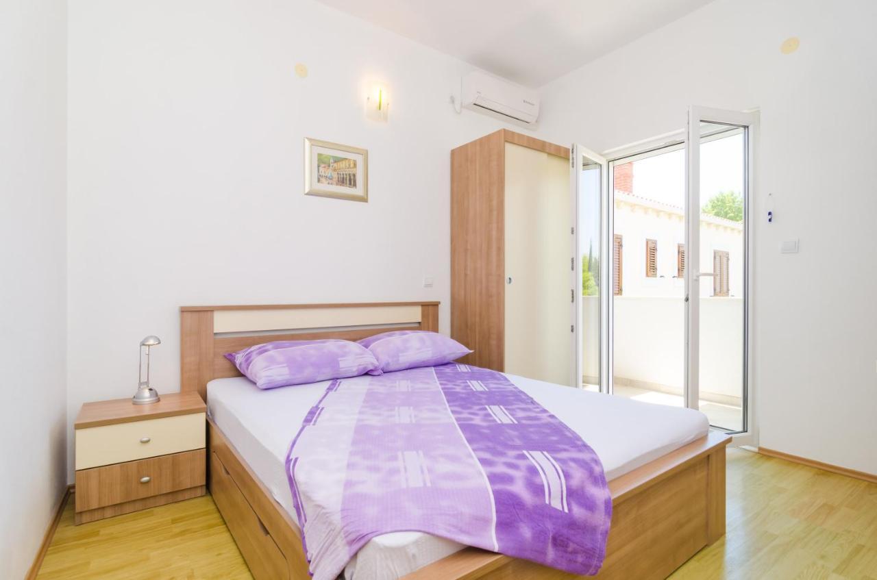 Rooms & Apartments Barisic Mlini Ruang foto