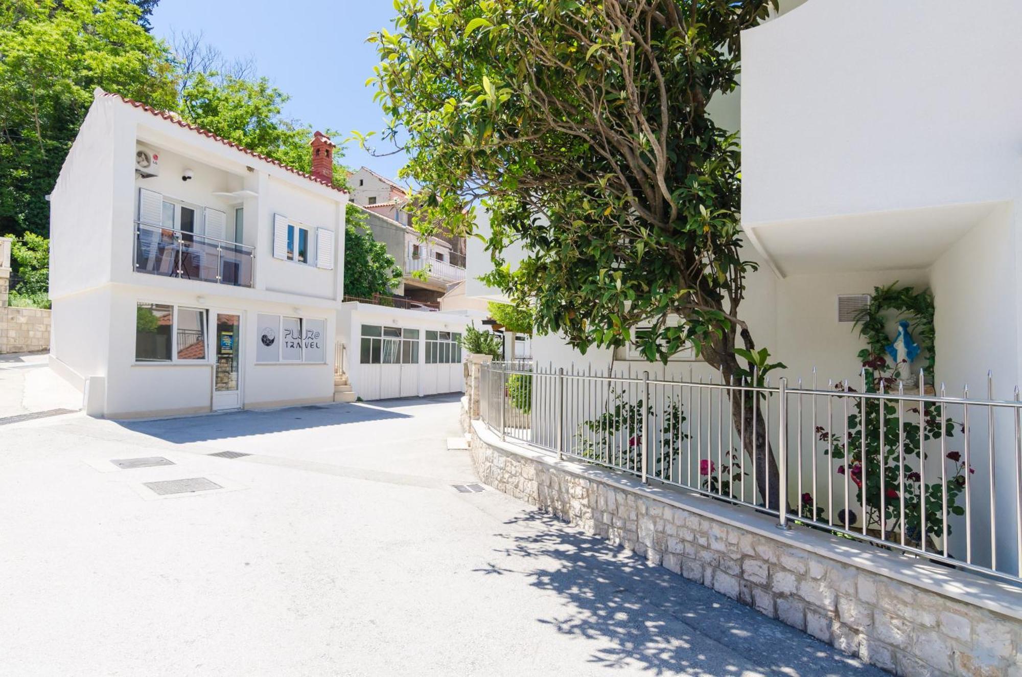 Rooms & Apartments Barisic Mlini Ruang foto