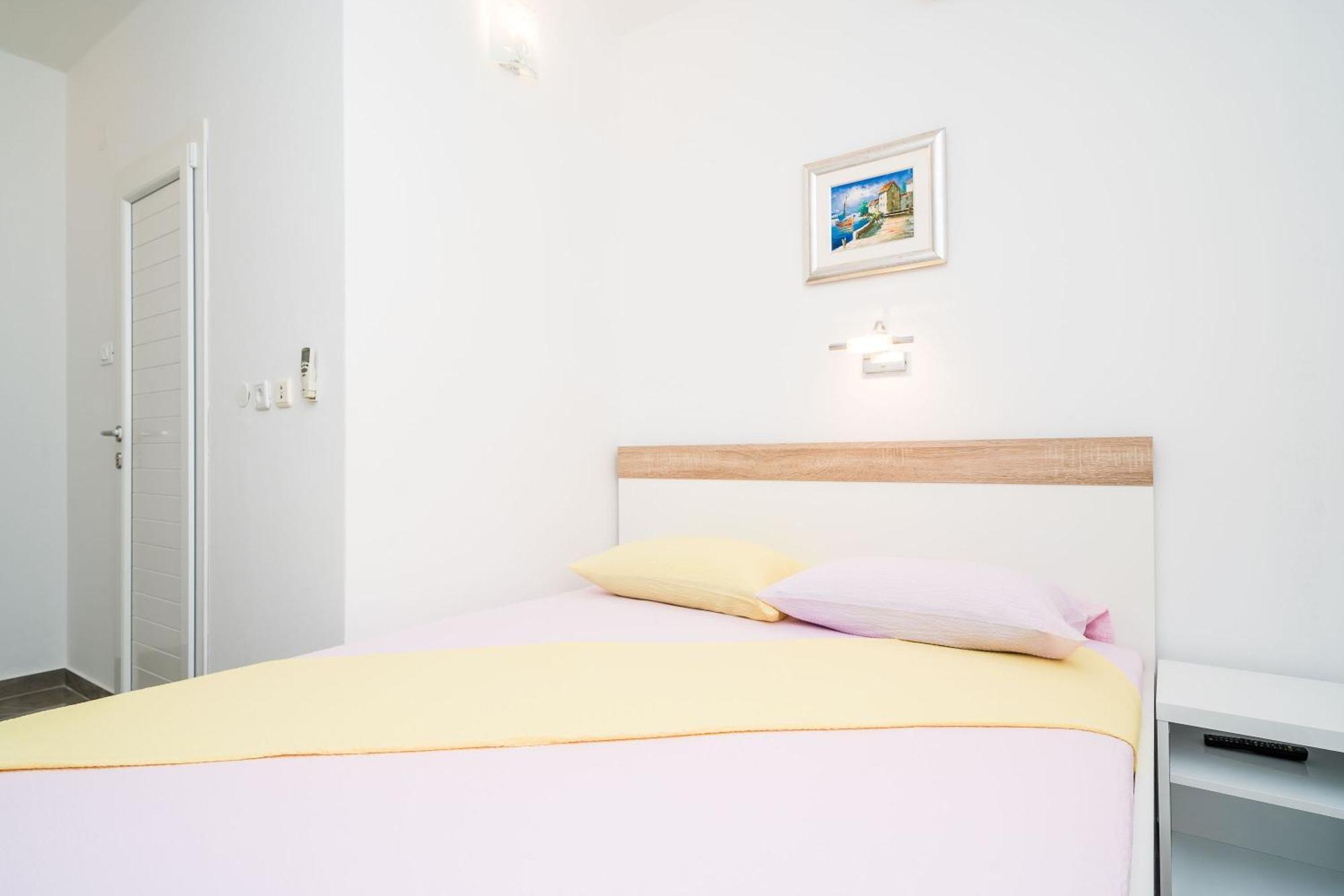 Rooms & Apartments Barisic Mlini Ruang foto