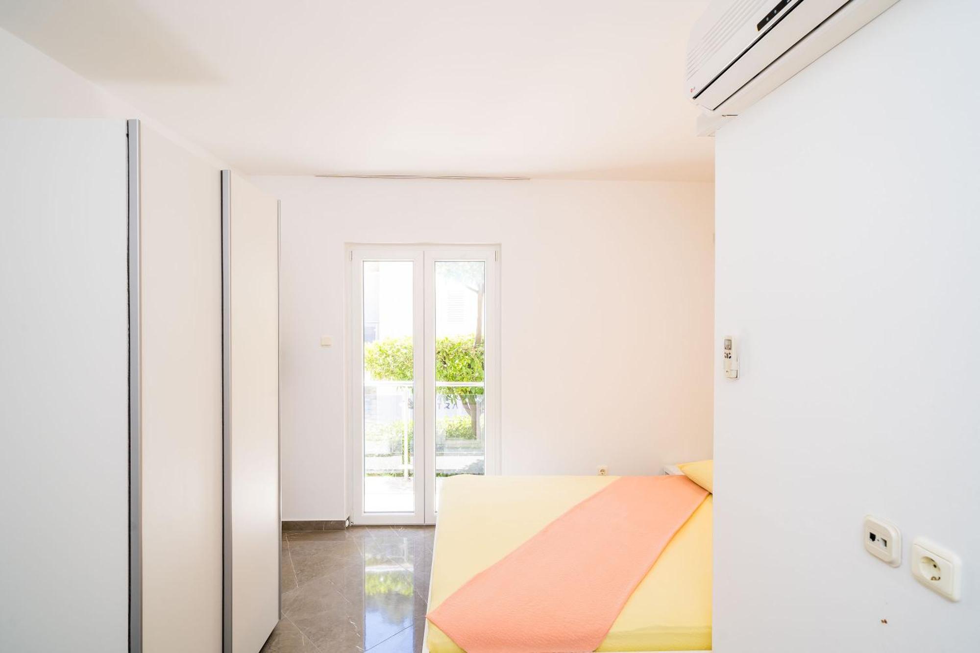 Rooms & Apartments Barisic Mlini Ruang foto
