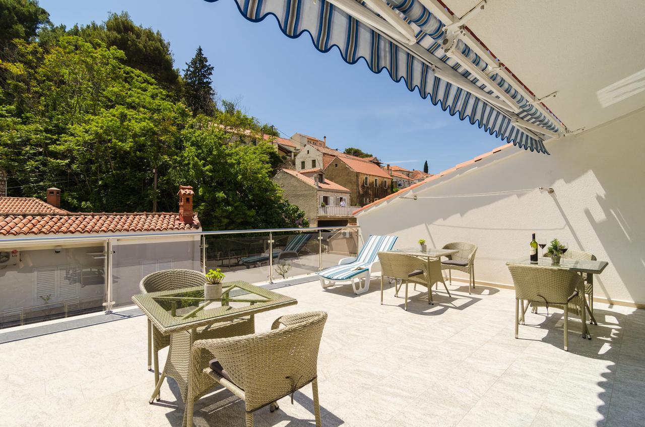 Rooms & Apartments Barisic Mlini Bagian luar foto